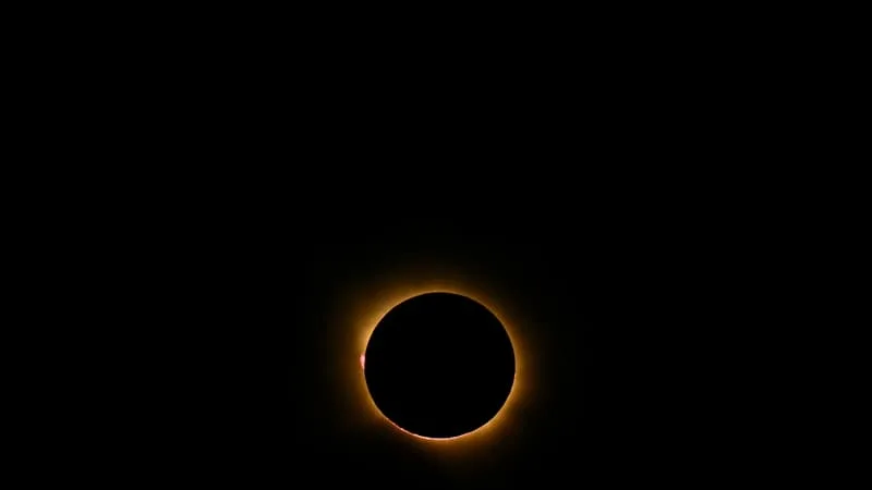 « C’EST RARE EN FRANCE! »: QUAND POURRA-T-ON VOIR LA PROCHAINE ÉCLIPSE DANS L’HEXAGONE?