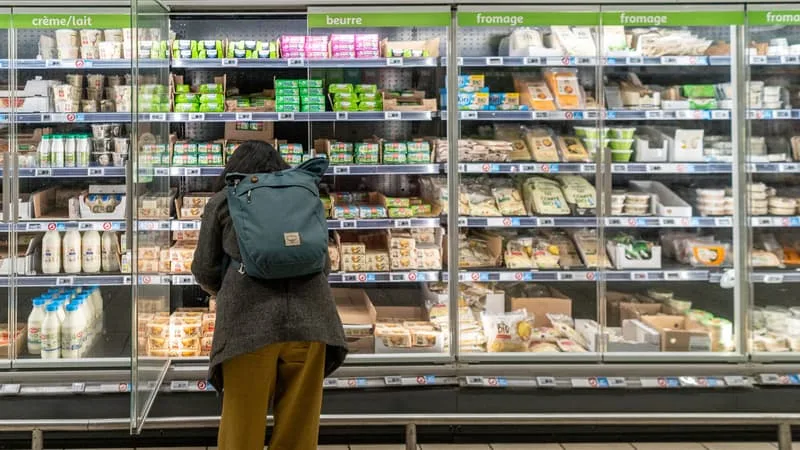 « ON N’EST PLUS DANS UNE PÂLE COPIE » DES GRANDES MARQUES: PLÉBISCITÉES PAR LES CONSOMMATEURS PENDANT LA CRISE INFLATIONNISTE, LES MARQUES DE DISTRIBUTEURS PROFITENT DE LEUR SUCCÈS POUR MONTER EN GAMME