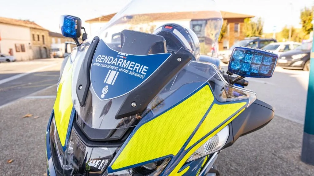 EN MARGE DU G7, UN GENDARME À MOTO MEURT DANS UN ACCIDENT DE LA ROUTE EN HAUTE-SAVOIE