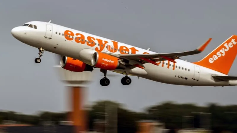 LES SYNDICATS D’EASYJET APPELLENT À LA GRÈVE POUR LE WEEK-END DU 15 ET 16 AOÛT, APRÈS L’ÉCHEC DE NÉGOCIATIONS SUR LES PLANNINGS ET CONDITIONS DE TRAVAIL DU PERSONNEL