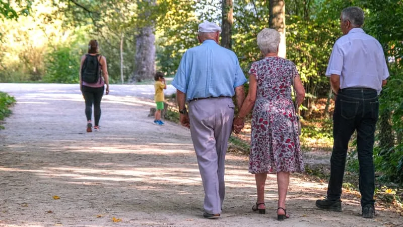 « IL Y AURA DES PERDANTS »: LE GEL DES PENSIONS AU-DELÀ DE 3.000 EUROS BRUTS COÛTERAIT 650 EUROS PAR AN AUX RETRAITÉS MAIS POURRAIT RAPPORTER AU MOINS 1 MILLIARD D’EUROS À L’ETAT
