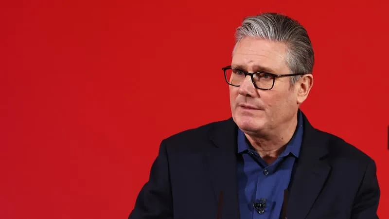 VERS UNE DÉMISSION DE KEIR STARMER? LE PREMIER MINISTRE BRITANNIQUE « RÉFLÉCHIT AUX RÉALITÉS POLITIQUES », SELON SON MINISTRE DU COMMERCE