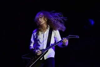 PLUS DE 30 ANS APRÈS SA SORTIE, LA POCHETTE DE CET ALBUM DU GROUPE DE METAL MEGADETH CONTINUE DE METTRE MAL À L’AISE
