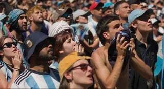 COUPE DU MONDE: LE SAINT-LOIS DAVID COMMEUREUC EXPLORE LA FOLIE DU FOOT EN ARGENTINE