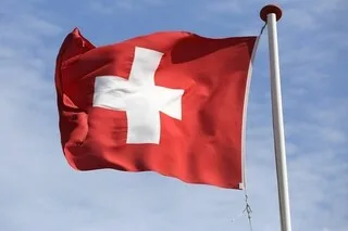 POURQUOI LE DRAPEAU DE LA SUISSE EST-IL CARRÉ ?