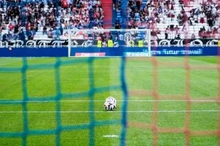 APRÈS LES AGRESSIONS RACISTES, L’OLYMPIQUE LYONNAIS DEMANDE L’AIDE DE « L’ÉTAT ET LA POLICE »