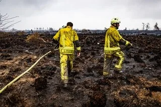 INCENDIE EN BELGIQUE : LE FEU EST « ENCERCLÉ » MAIS PAS FIXÉ, LES HABITANTS PEUVENT RENTRER CHEZ EUX… ON FAIT LE POINT