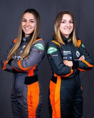 RALLYCROSS DE LOHÉAC. « UNE CHANCE DE VIVRE ÇA TOUTES LES DEUX » : CHEZ OCÉANE ET CHLOÉ BIGOT, UNE AVENTURE FAMILIALE