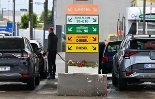 INFOGRAPHIE. CARBURANTS : LE PRIX DU GAZOLE REPASSE AU-DESSUS DES 2 EUROS, UNE PREMIÈRE DEPUIS DÉBUT JUIN