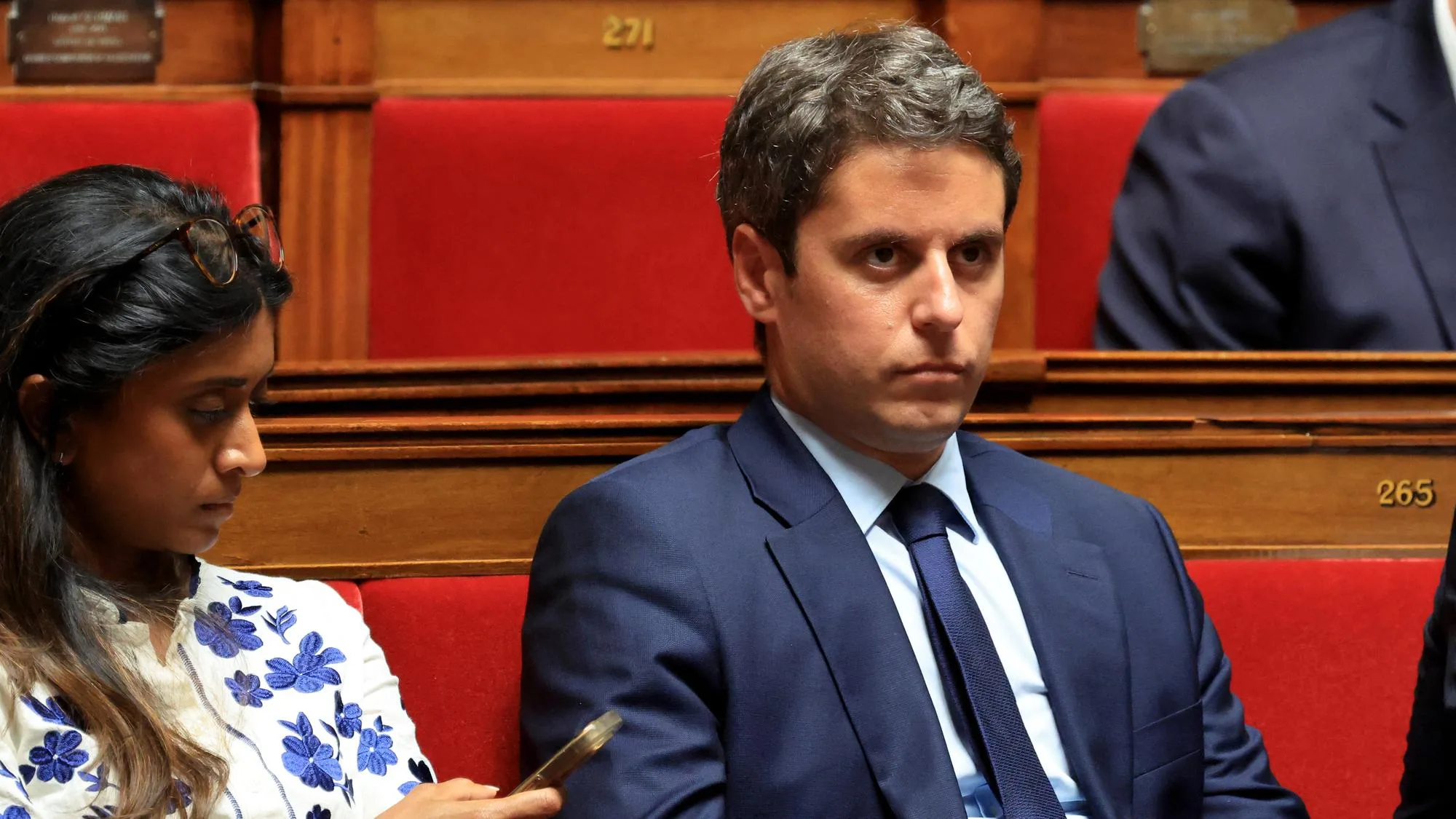 L’APPEL DE GABRIEL ATTAL À EMMANUEL MACRON POUR L’INTERDICTION DES RÉSEAUX SOCIAUX