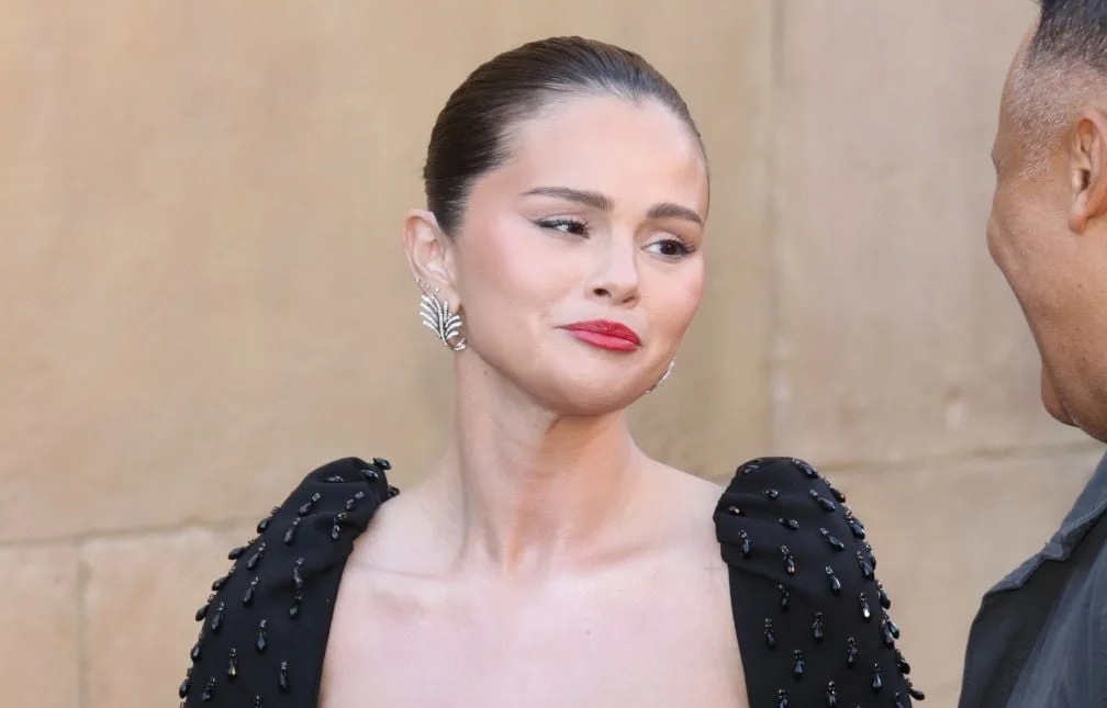 SELENA GOMEZ PASSE À L’ATTAQUE CONTRE UNE PLAINTE POUR FRAUDE DÉPOSÉE CONTRE ELLE ET SON ENTREPRISE