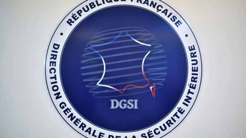 « ARME DE GUERRE » RETROUVÉE DANS UN VÉHICULE À SARCELLES: LE PARQUET NATIONAL ANTITERRORISTE ANNONCE L’OUVERTURE D’UNE ENQUÊTE