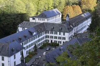 À LOURDES, L’ÉPINEUX RENDEZ-VOUS DU PAPE AVEC DES VICTIMES D’ABUS DANS L’EGLISE