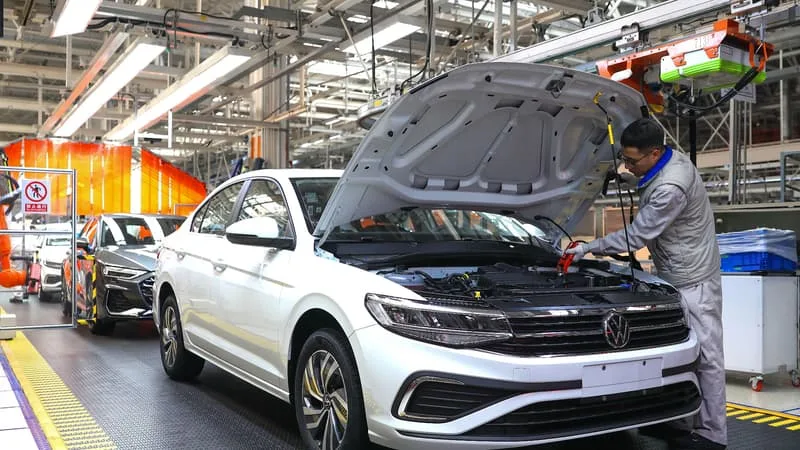 UNE USINE AUTOMOBILE SUR TROIS EN EUROPE EST INUTILE: L’INDUSTRIE TOURNE À SEULEMENT 59% DE SES CAPACITÉS, CE CABINET D’EXPERTS PRÉDIT UNE CASSE HISTORIQUE