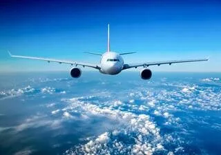 QUELLE NATIONALITÉ ACCORDE-T-ON À UN BÉBÉ QUI NAÎT À BORD D’UN AVION ?