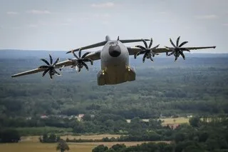 INCENDIES : QU’EST-CE L’AVION A400M QUI POURRAIT ÊTRE UTILISÉ CET ÉTÉ POUR LUTTER CONTRE LES FEUX EN FRANCE ?