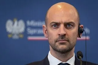 FRANCE – ESPAGNE. « LA FRANCE N’A PAS DE COULEUR DE PEAU » : JEAN-NOËL BARROT CONDAMNE LES PROPOS DE MARIANO RAJOY
