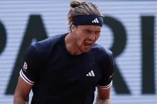 ROLAND-GARROS. ALEXANDER ZVEREV DOMINE JAKUB MENSIK ET SE QUALIFIE POUR SA QUATRIÈME FINALE DE GRAND CHELEM