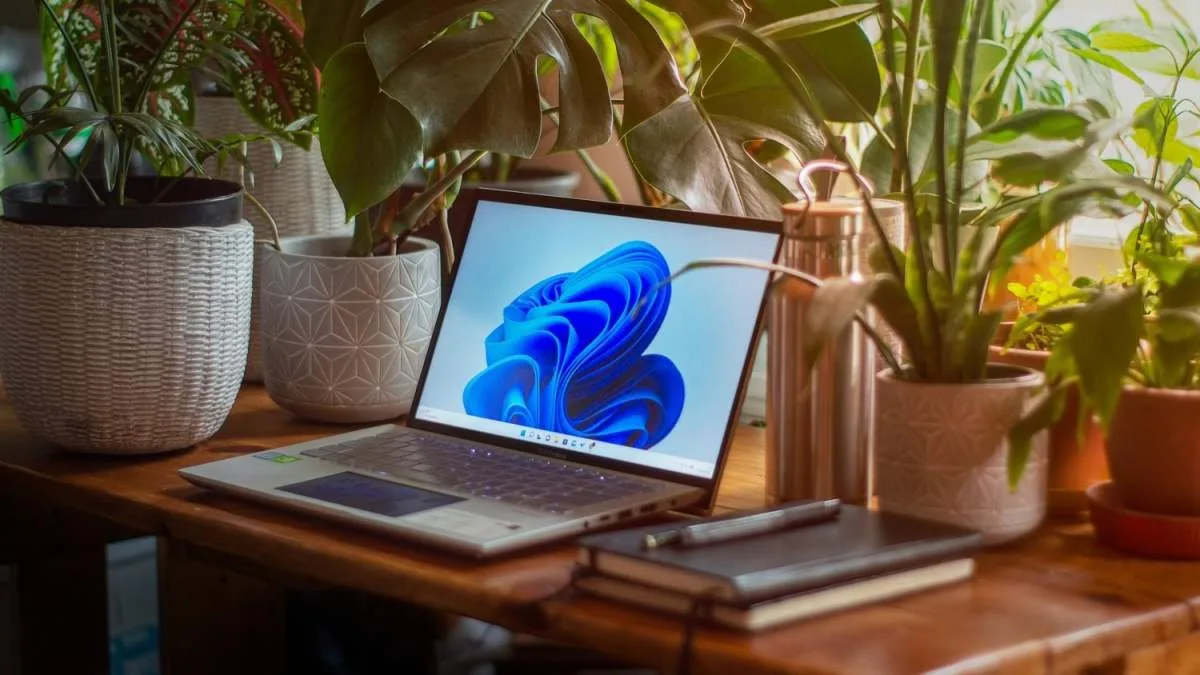 WINDOWS 11 : UNE MISE À JOUR MAJEURE CORRIGE ENFIN LES BUGS BLUETOOTH AVEC LES AIRPODS ET LES ÉCOUTEURS SANS-FIL