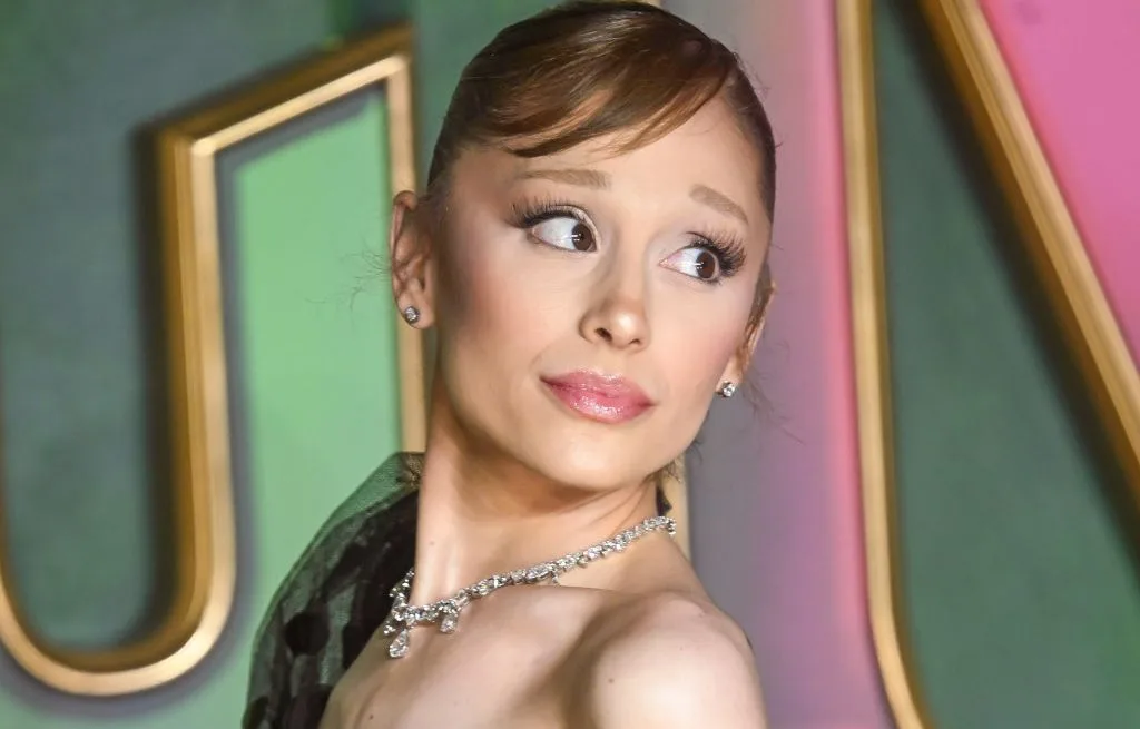 QUAND LES CRITIQUES SUR LE CORPS D’ARIANA GRANDE DEVIENNENT UN SUJET DE SOCIÉTÉ