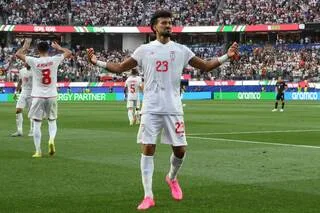COUPE DU MONDE. L’HYMNE IRANIEN SIFFLÉ À LOS ANGELES, LES JOUEURS REFUSENT DE COMMENTER
