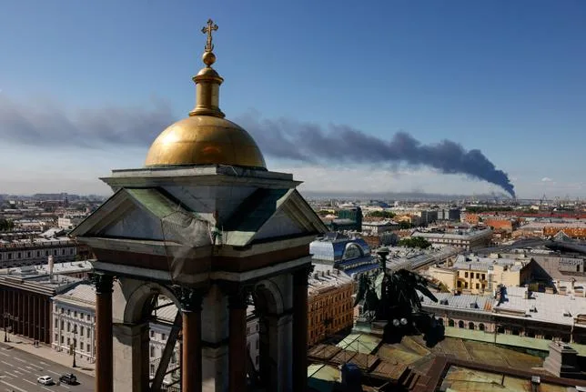 DES DRONES UKRAINIENS FRAPPENT SAINT-PÉTERSBOURG AVANT LE DÉBUT DU “DAVOS DE POUTINE”