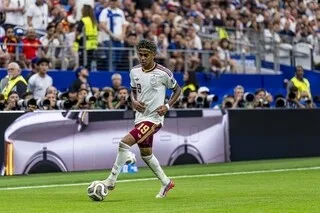 COUPE DU MONDE. LAMINE YAMAL A TERMINÉ LE MATCH FRANCE – ESPAGNE EN BOITANT, INQUIÉTUDE POUR LA FINALE