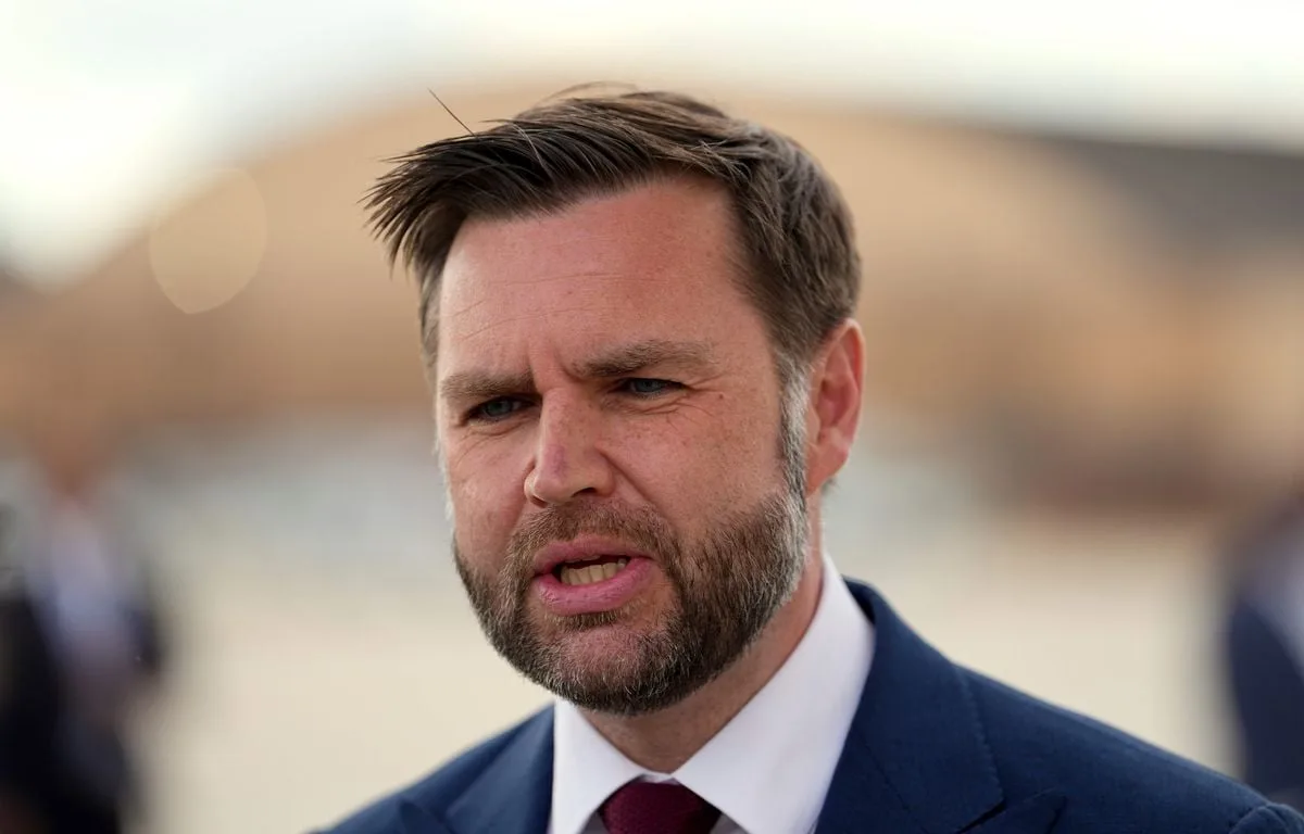 ROYAUME-UNI : L’INGÉRENCE DE J.D. VANCE DANS LE MEURTRE D’UN ÉTUDIANT BLANC FAIT POLÉMIQUE