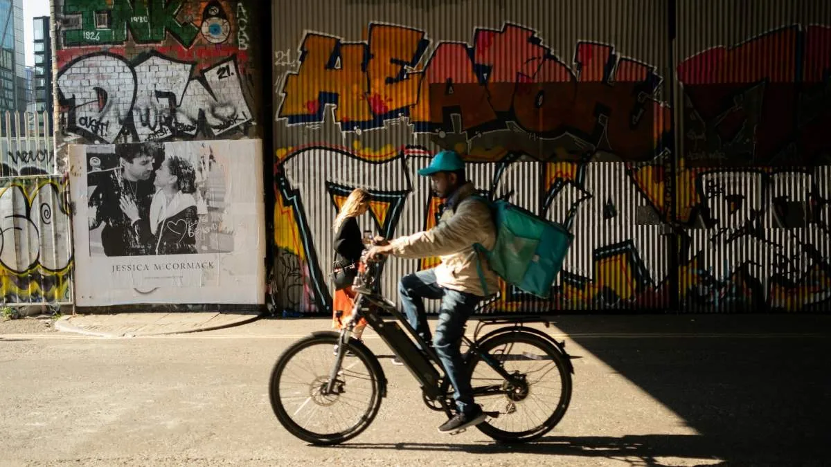 LONDRES A DÉJÀ SAISI PLUS VÉLOS ET TROTTINETTES ÉLECTRIQUES ILLÉGAUX EN 2026 QU’EN 2025 : MERCI LEUR BANC D’ESSAI ROULANT QUI CHANGE LA DONNE