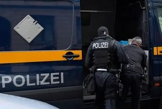 DRONE EXPLOSIF À LEIPZIG : DEUX SUSPECTS DÉTENTEURS DE PASSEPORTS RUSSES IDENTIFIÉS, SELON DES MÉDIAS ALLEMANDS