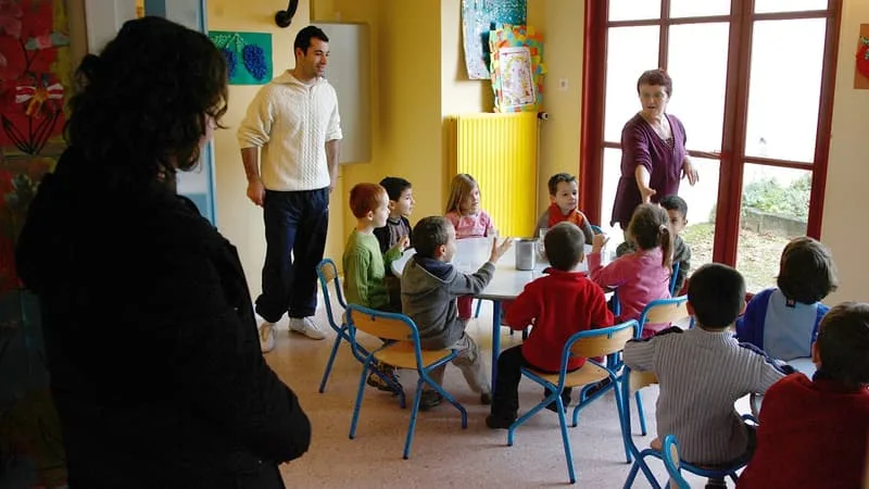 APRÈS LE SCANDALE DU PÉRISCOLAIRE À PARIS, 2.000 ÉLÈVES EN MOINS ONT ÉTÉ INSCRITS CET ÉTÉ EN CENTRE DE LOISIRS