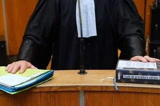 IL AVAIT POIGNARDÉ SA MÈRE, QUI VOULAIT QUITTER LEUR LOGEMENT : 20 ANS DE RÉCLUSION CRIMINELLE, DANS LES ALPES-MARITIMES