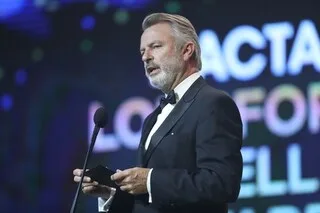 MORT DE SAM NEILL : SUR QUELLES PLATEFORMES DE STREAMING REVOIR LES FILMS ET SÉRIES DE LA STAR DE « JURASSIC PARK » ?