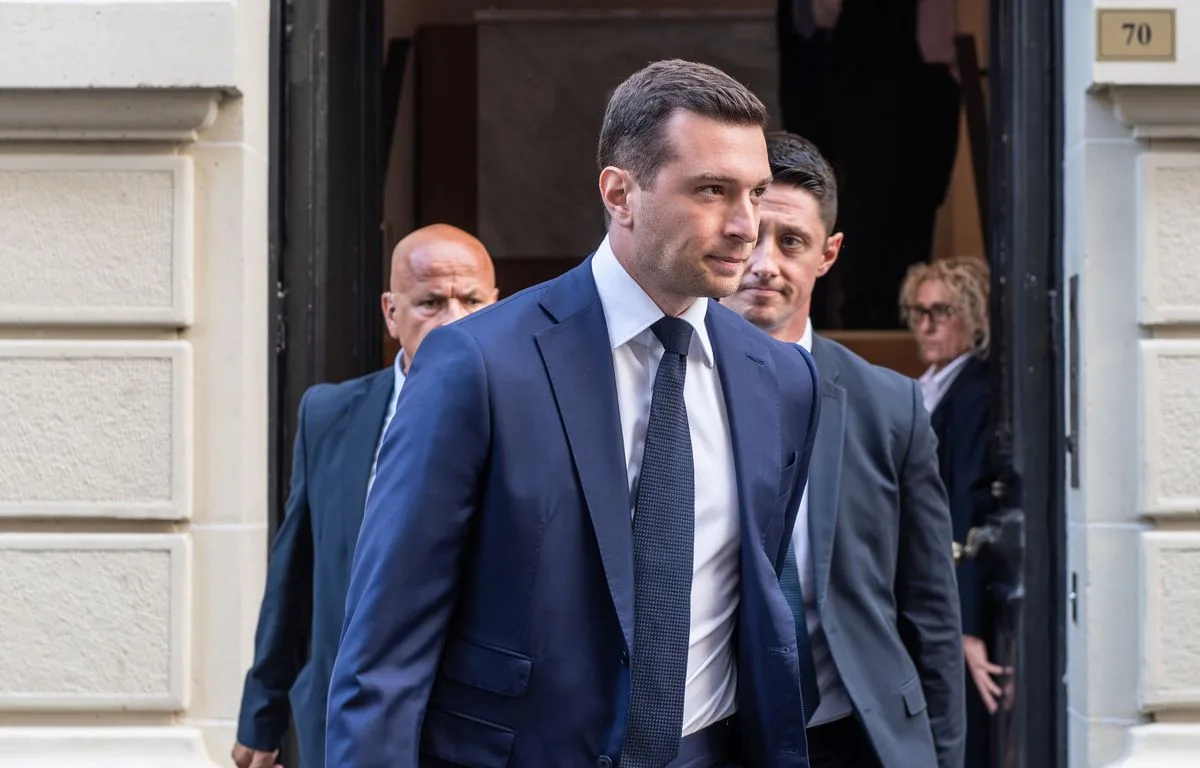 PRÉSIDENTIELLE 2027 : REDEVENIR LE DAUPHIN DE MARINE LE PEN, UNE AUBAINE POUR L’INEXPÉRIMENTÉ JORDAN BARDELLA ?