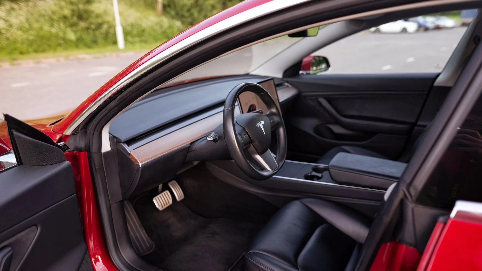 IL ACCUSE LES AIRBAGS DE SA TESLA MODEL 3 D’ÊTRE RESTÉS MUETS PENDANT UN ACCIDENT, LA JUSTICE S’EN MÊLE
