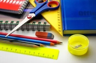 DES FOURNITURES SCOLAIRES SERONT OFFERTES À TOUS LES ÉLÈVES DE PRIMAIRE DE SAINT-DENIS, ANNONCE BALLY BAGAYOKO