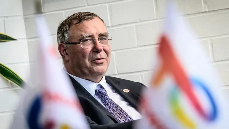 LE PÉTROLE PASSE « TRÈS DISCRÈTEMENT » PAR LE DÉTROIT D’ORMUZ, ASSURE PATRICK POUYANNÉ MAIS TOTALENERGIES VEUT INVESTIR DANS « DES VOIES ALTERNATIVES »