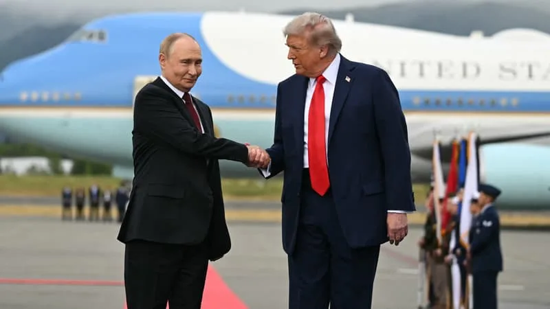 « FRAPPER POUTINE LÀ OÙ ÇA FAIT MAL »: LE SÉNAT AMÉRICAIN ADOPTE DE NOUVELLES SANCTIONS CONTRE LA RUSSIE, DONT 500% DE DROITS DE DOUANE SUR LE GAZ ET LE PÉTROLE, POUR « COUPER LE FLUX D’ARGENT QUI ALIMENTE LA MACHINE DE GUERRE » RUSSE