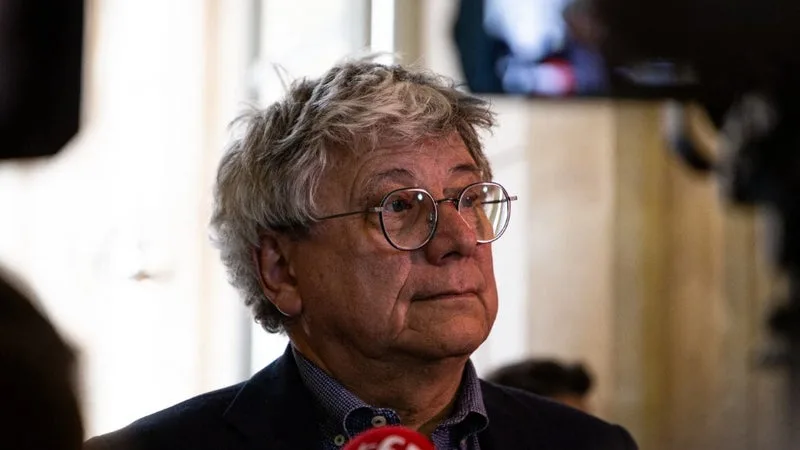 « TOUS LES CHIFFRES SONT AU ROUGE SAUF UN: LES DIVIDENDES »: ÉRIC COQUEREL (LFI) VEUT RELANCER L’ÉCONOMIE EN ALLANT CHERCHER « L’ARGENT QUI N’EST PAS PRODUCTIF »