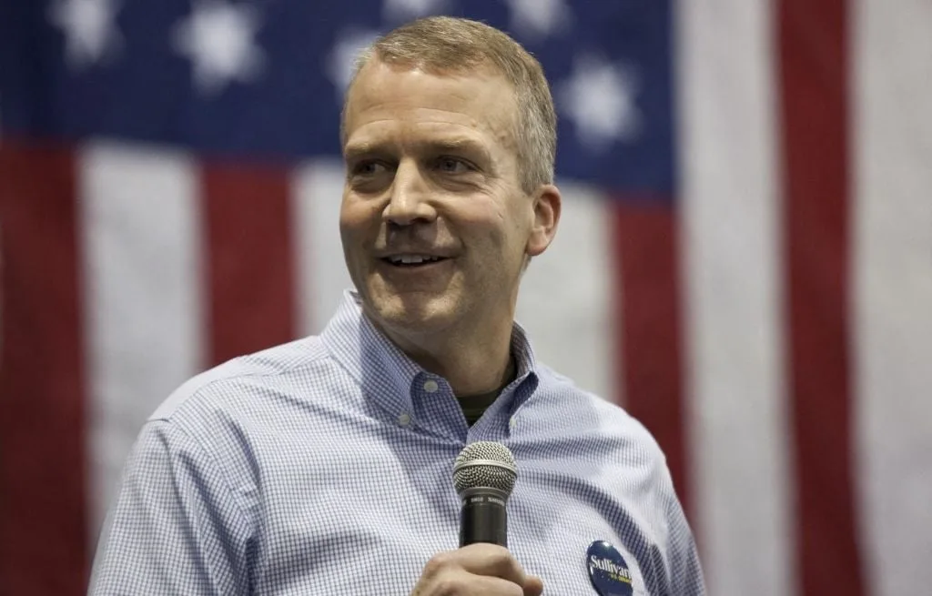 ALASKA : POUR LE SIÈGE DE SÉNATEUR, UN DAN SULLIVAN AFFRONTE UN DAN SULLIVAN (SOUTENU PAR UN AUTRE DAN SULLIVAN)