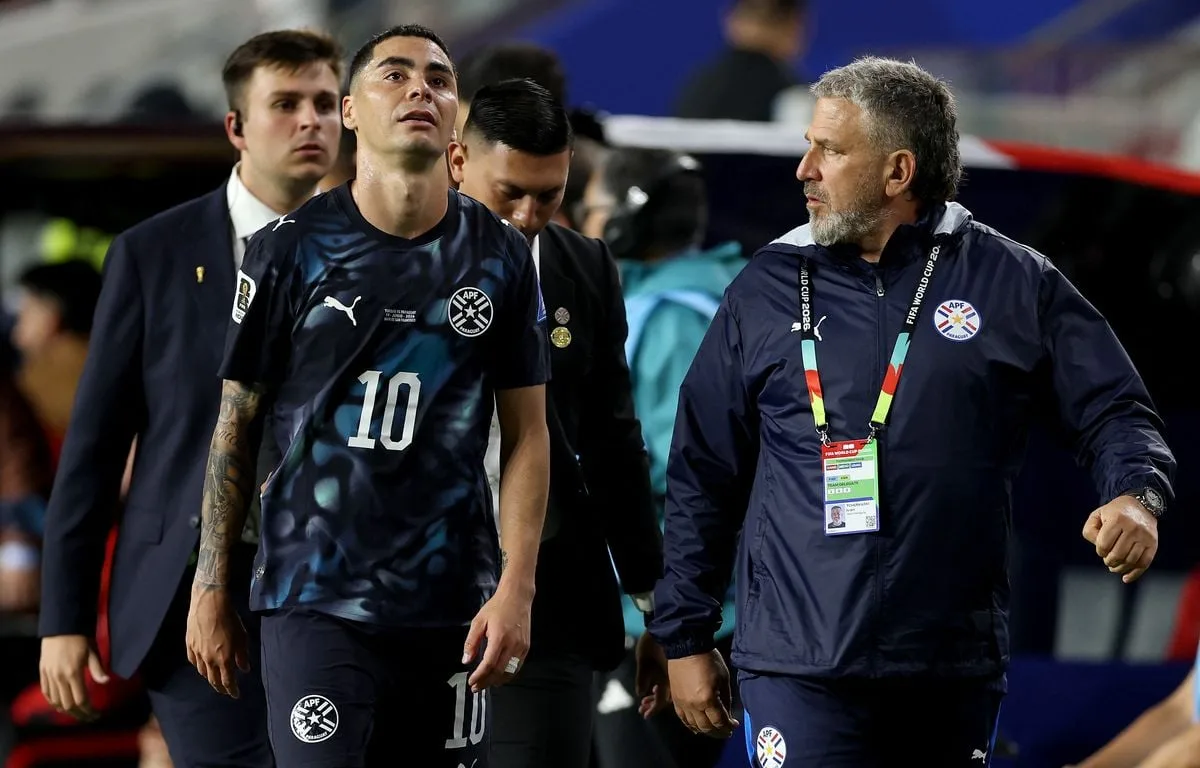 COUPE DU MONDE 2026 : ALMIRON PREMIER EXPULSÉ DE L’HISTOIRE POUR AVOIR COUVERT SA BOUCHE, HAKIMI HUÉ… LE RÉCAP DE LA NUIT