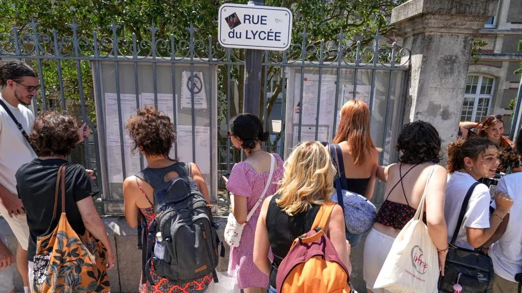 POURQUOI SE SOUVIENT-ON SI PRÉCISÉMENT DE SES NOTES DE BAC ? LES RÉPONSES D’UNE PSY
