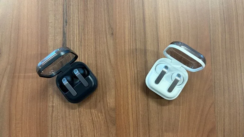 GALAXY BUDS4 VS. GALAXY BUDS4 PRO: ON A PASSÉ QUELQUES SEMAINES AVEC LES ÉCOUTEURS DE SAMSUNG POUR SAVOIR CE QU’ILS VALENT