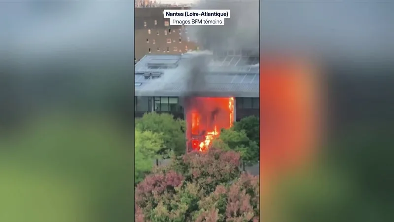COLÈRE LYCÉENNE: UN INCENDIE RAVAGE LA FAÇADE DU LYCÉE NELSON-MANDELA À NANTES