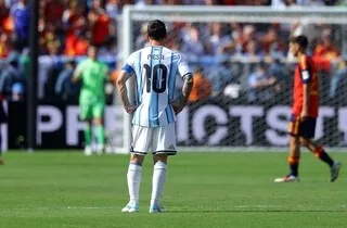POURQUOI LA FÉDÉRATION ARGENTINE N’EST PAS CERTAINE DE POUVOIR RETIRER LE NUMÉRO 10 DE LIONEL MESSI ?