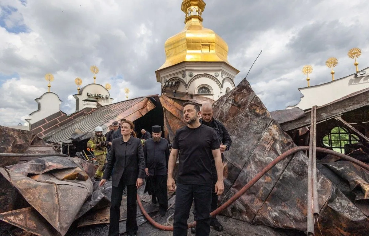 GUERRE EN UKRAINE : KIEV SOUS LE CHOC APRÈS LES BOMBES SUR LA CATHÉDRALE, MACRON MET LA PRESSION SUR TRUMP