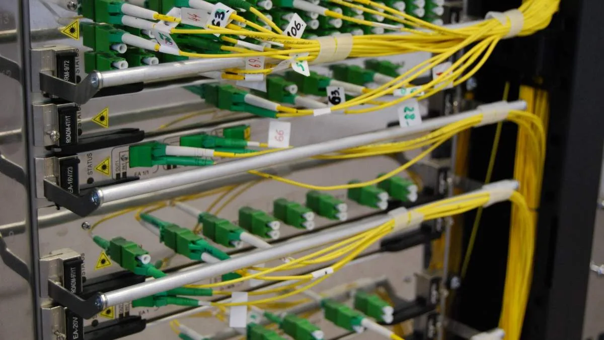 MÊME AVEC LA FIN PROCHAINE DE L’ADSL, LA FIBRE PEINE À PRENDRE LE RELAI