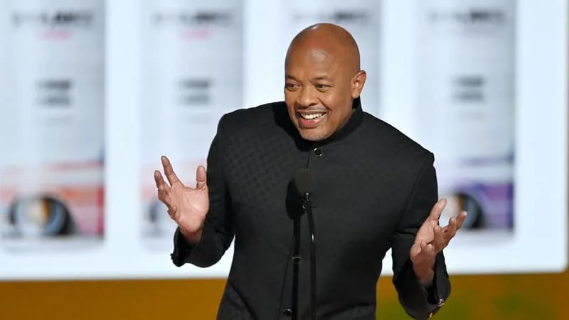 « JE NE VOIS PAS CELA COMME UNE MENACE »: DR. DRE ADMET UTILISER L’IA POUR PRODUIRE SA MUSIQUE