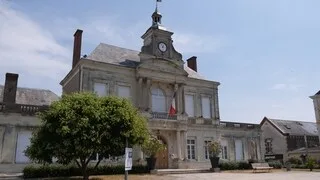 MAIRE INCARCÉRÉ POUR DÉTENTION D’IMAGES PÉDOPORNOGRAPHIQUES : UN RASSEMBLEMENT CITOYEN CE SAMEDI EN MAINE-ET-LOIRE