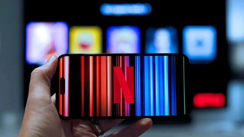 NETFLIX REQUIERT DÉSORMAIS UNE ADRESSE MAIL VALIDE POUR CHAQUE PROFIL D’UTILISATEUR: POUR PLUS DE SÉCURITÉ ET DE PERSONNALISATION, OU MIEUX LUTTER CONTRE LE PARTAGE DE COMPTE?
